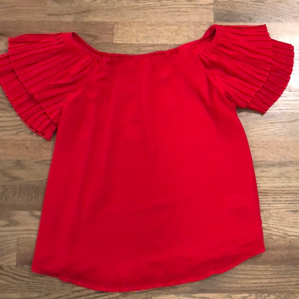 Off the shoulder red top!